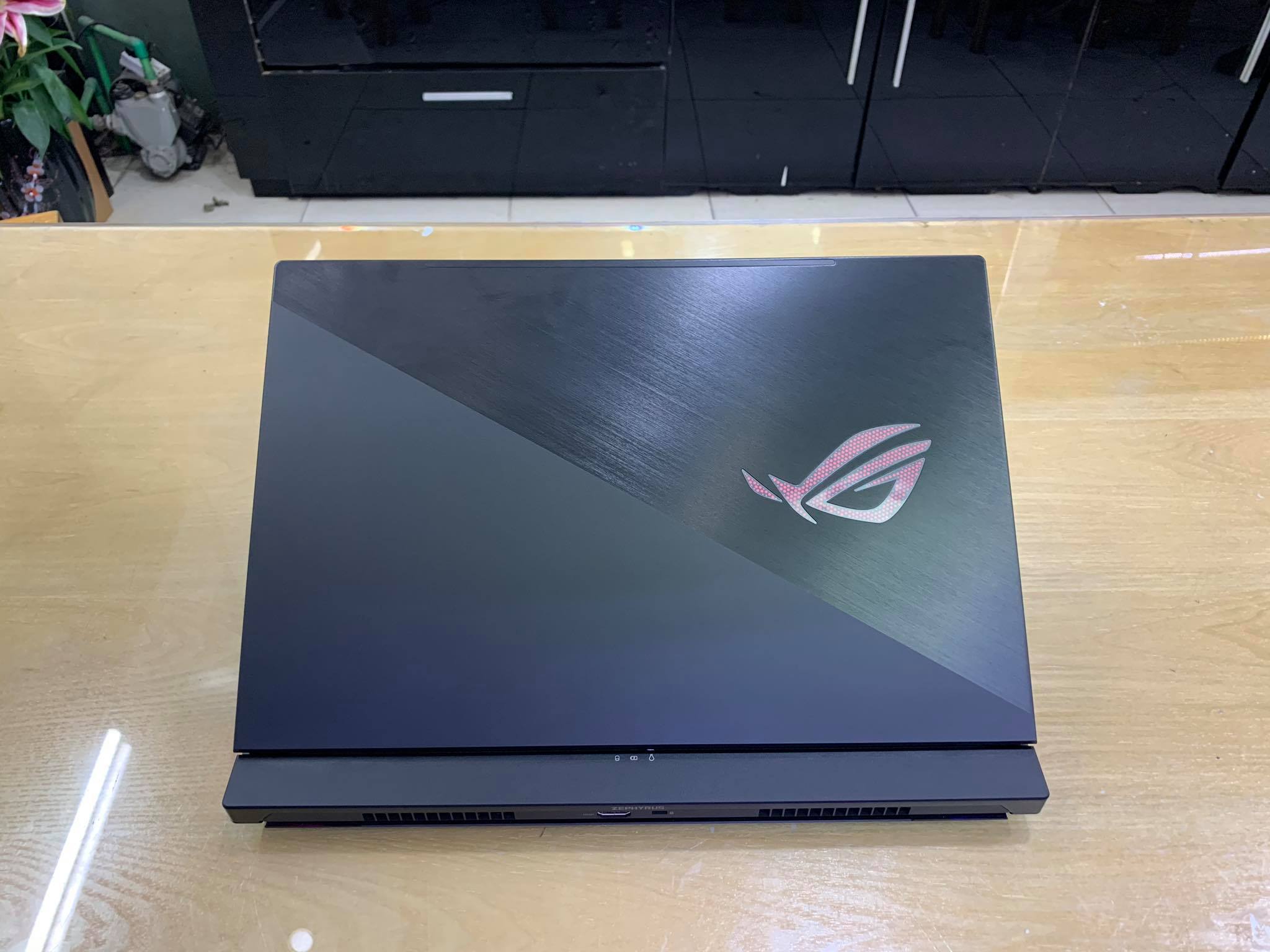 Laptop Asus Rog Zephyrus S GX531GS-1.jpg